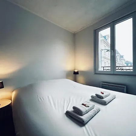 Bulle En Champagne T3 Hyper Centre Avec Balcon * Reims